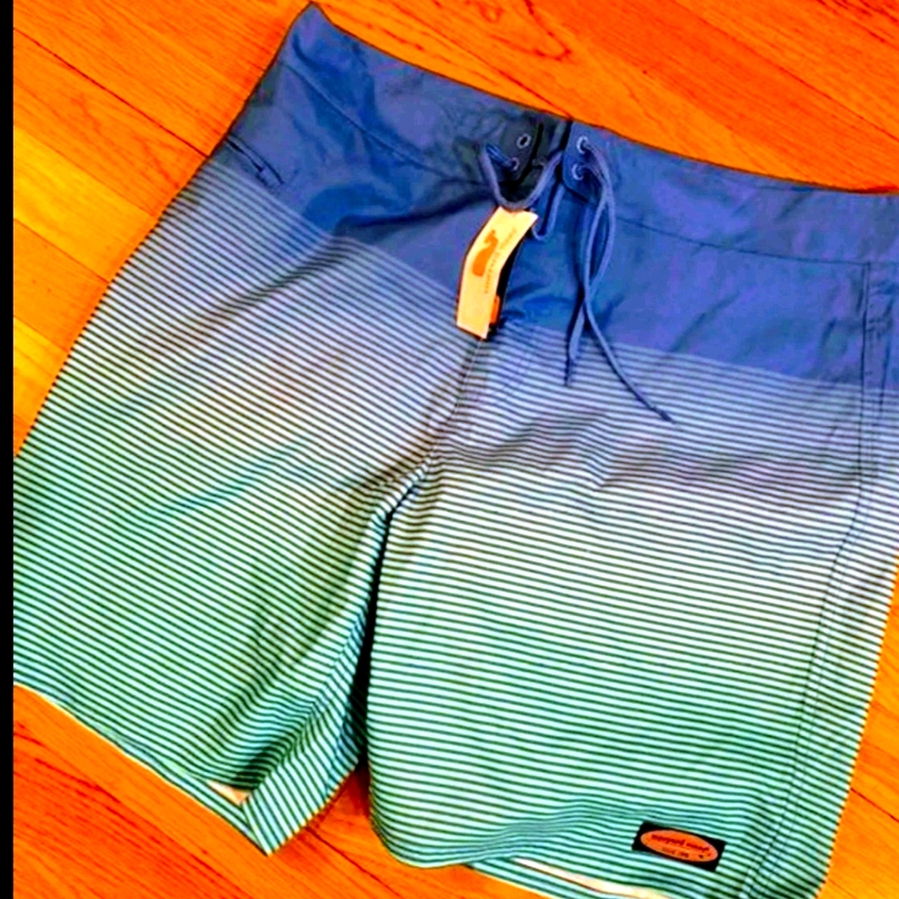 Vineyard Vines shorts